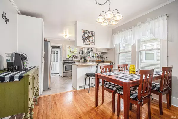 630 Studebaker Street, Mishawaka, IN 46544-2433