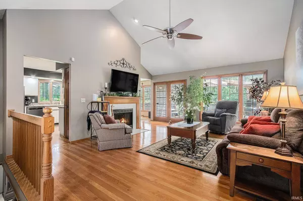 11116 Dragoon Trail, Mishawaka, IN 46544-9730