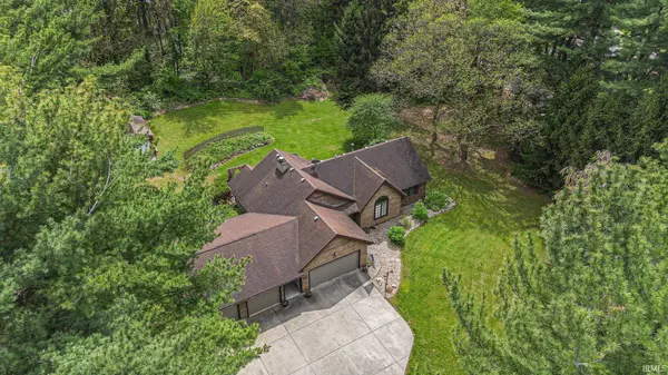 11116 Dragoon Trail, Mishawaka, IN 46544-9730