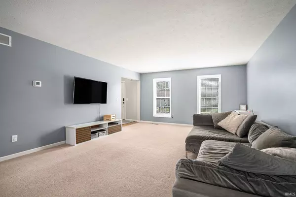 1927 Miniature Rose Lane, Mishawaka, IN 46544-5895