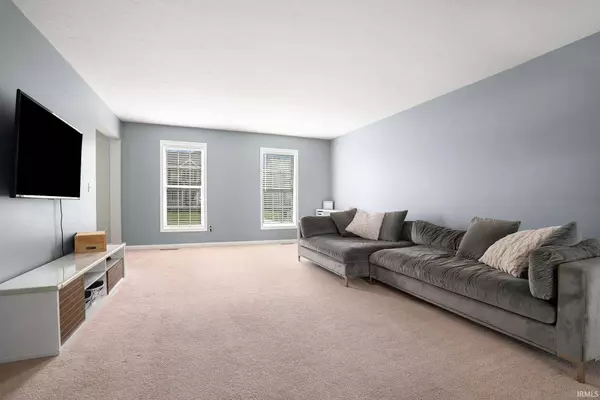 1927 Miniature Rose Lane, Mishawaka, IN 46544-5895