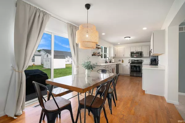 1927 Miniature Rose Lane, Mishawaka, IN 46544-5895