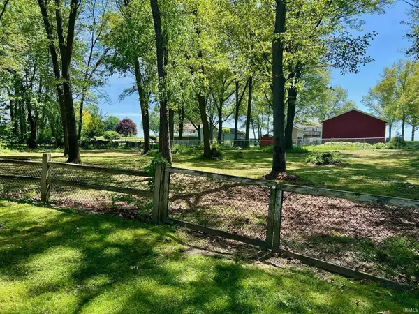 55420 Forest Cove Court, New Carlisle, IN 46552-8228