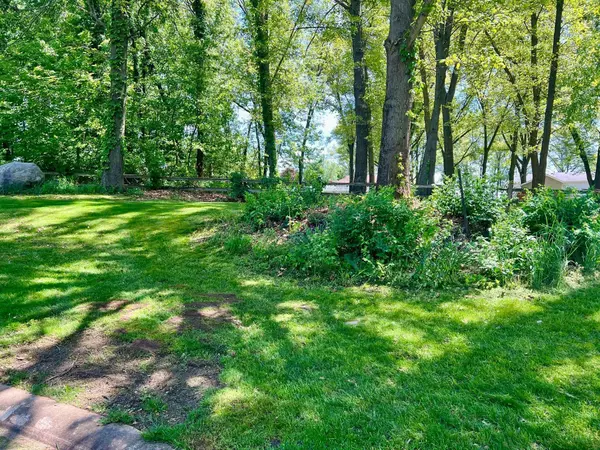 55420 Forest Cove CT, New Carlisle, IN 46552