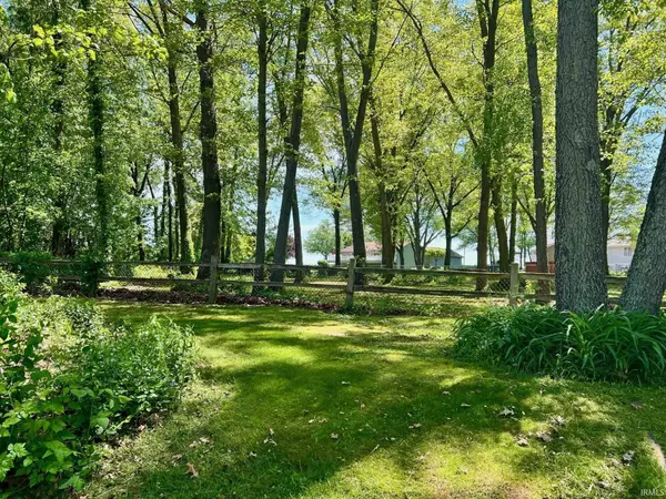 55420 Forest Cove Court, New Carlisle, IN 46552-8228