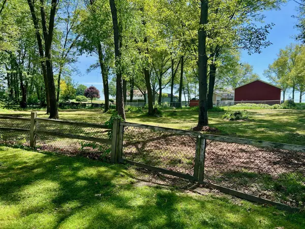 55420 Forest Cove CT, New Carlisle, IN 46552