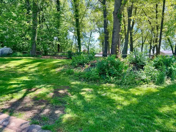 55420 Forest Cove Court, New Carlisle, IN 46552-8228