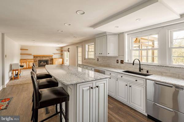 2072 SPRING VALLEY RD, Lansdale, PA 19446