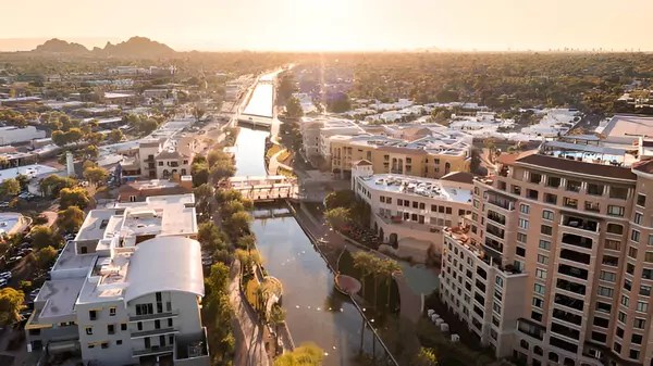 feature image of Luxury Living in Scottsdale Arizona | Homes, History, Hiking &amp; Shopping