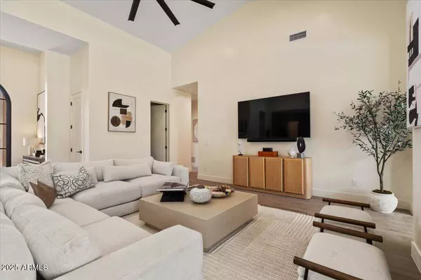 9820 N 87th Place, Scottsdale, AZ 85258