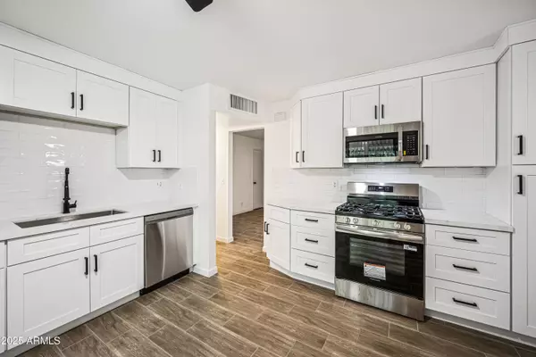 1728 W BENTLEY Street, Mesa, AZ 85201