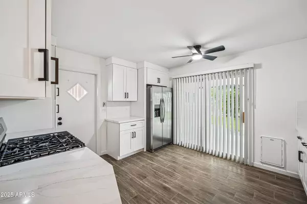 1728 W BENTLEY Street, Mesa, AZ 85201