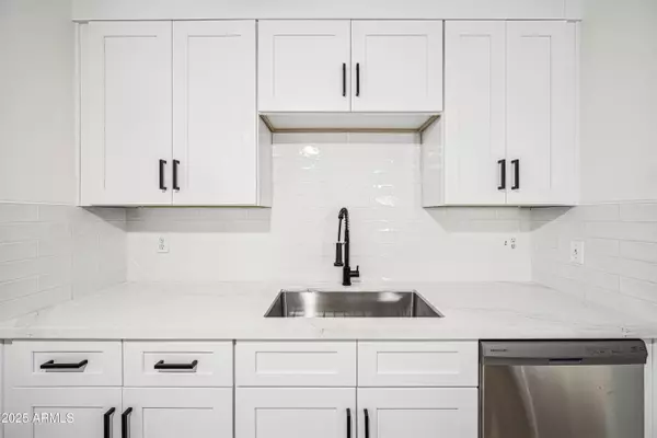 1728 W BENTLEY Street, Mesa, AZ 85201