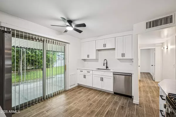 1728 W BENTLEY Street, Mesa, AZ 85201