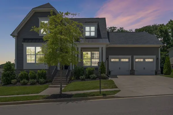 1049 Dovecrest Way, Franklin, TN 37067