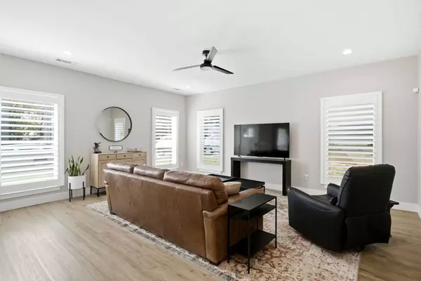 528 Veritas St, Nashville, TN 37211