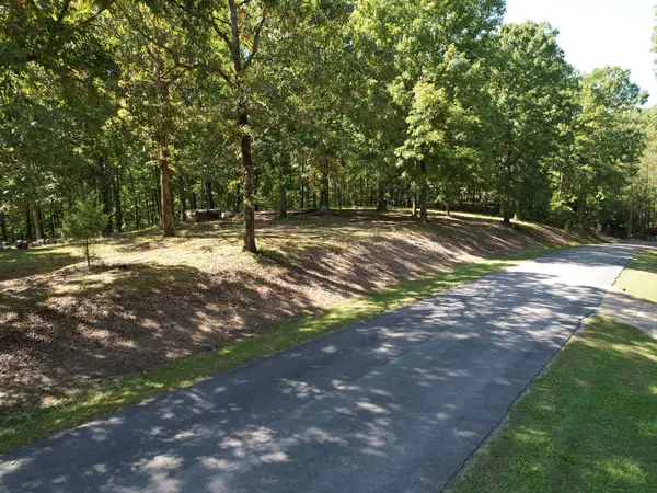 1060 Holcomb Cir, Kingston Springs, TN 37082-8954