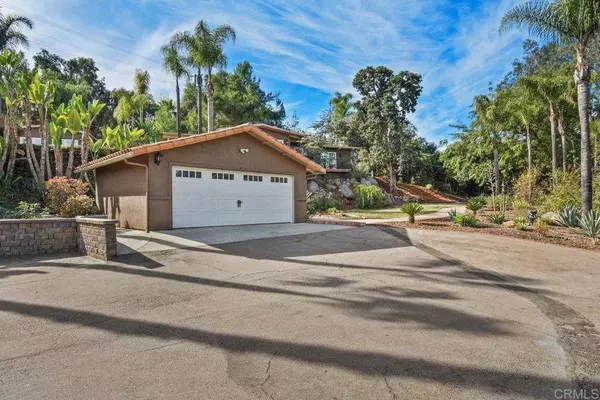 10930 Calavo DR, La Mesa, CA 91941