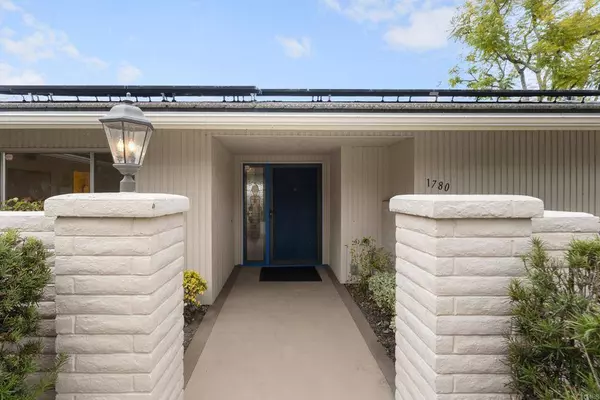 1780 Circo Del Cielo DR, El Cajon, CA 92020