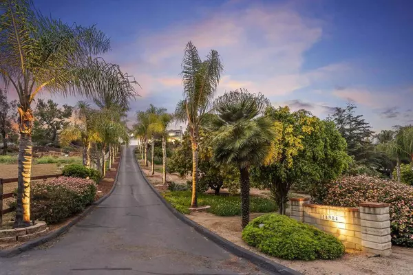 11984 Paseo Fuerte, El Cajon, CA 92020