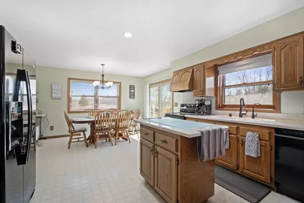 2549 County Line Dr, Kewaskum, WI 53040