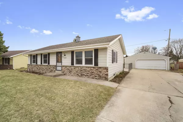 N171W20605 Ridge Rd, Jackson, WI 53037