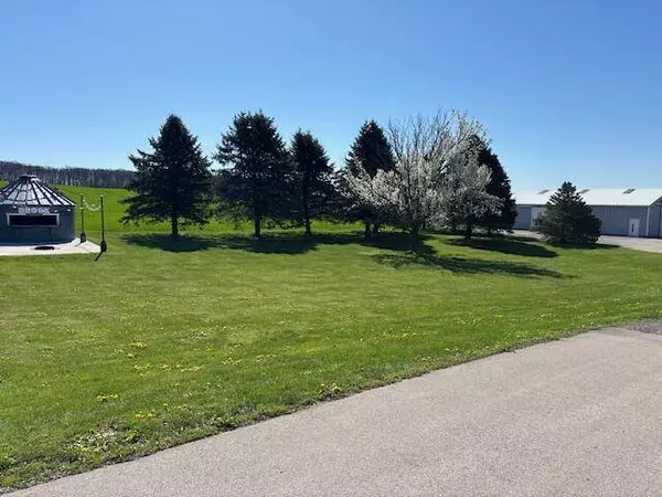 7704 Salisbury Rd, Barton, WI 53090