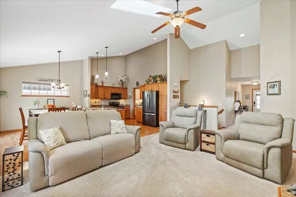 6015 Canyon Pkwy, Mcfarland, WI 53558