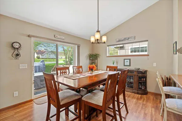 6015 Canyon Pkwy, Mcfarland, WI 53558