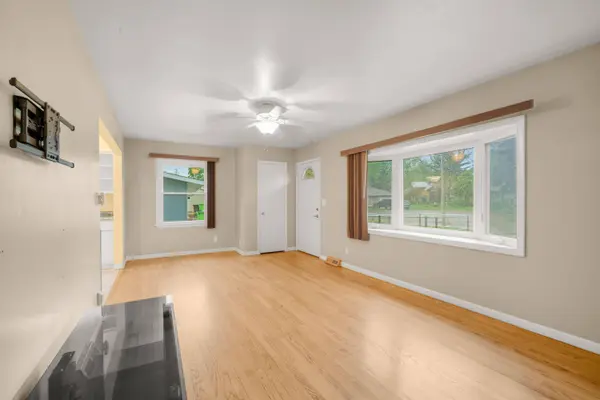 204 Marguerite Ct, Mayville, WI 53050