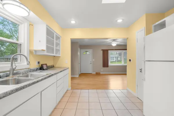 204 Marguerite Ct, Mayville, WI 53050