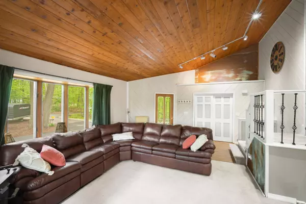 3765 Maplewood Ct, Richfield, WI 53033