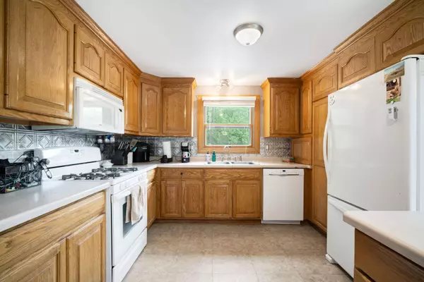 3765 Maplewood Ct, Richfield, WI 53033