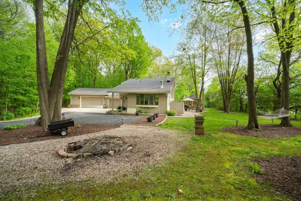 3765 Maplewood Ct, Richfield, WI 53033