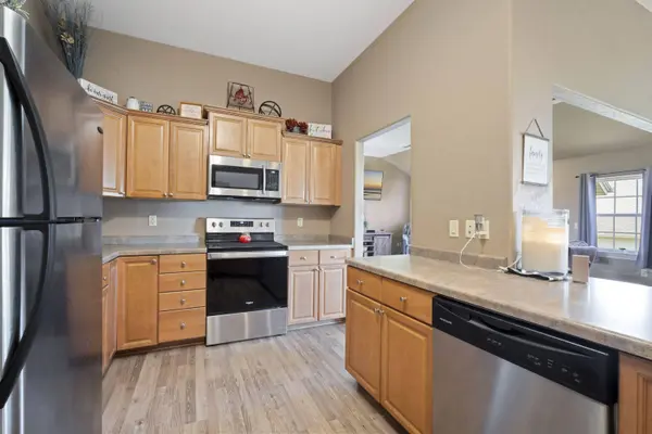 1820 Stony Ln, Slinger, WI 53086