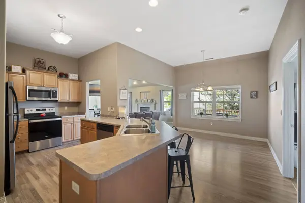 1820 Stony Ln, Slinger, WI 53086