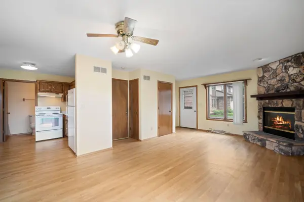 W144N4809 Stone Dr, Menomonee Falls, WI 53051