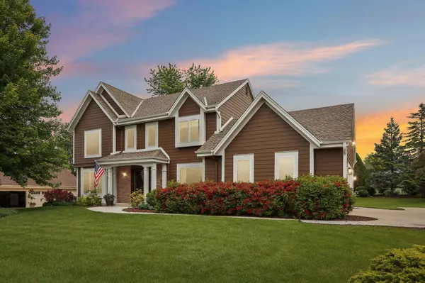 W151N10146 Windsong Cir W, Germantown, WI 53022