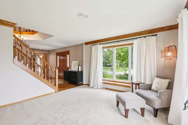 W151N10146 Windsong Cir W, Germantown, WI 53022