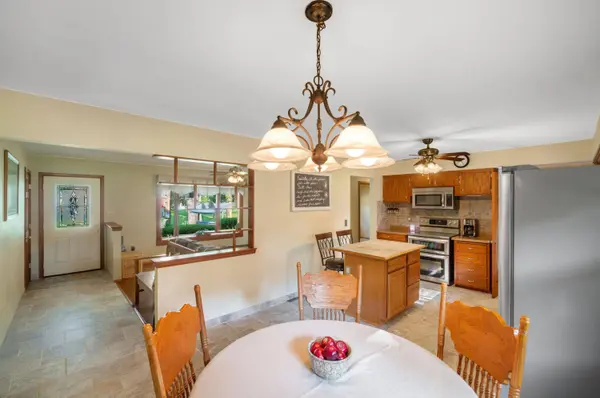 1278 Country Highlands Dr, Richfield, WI 53033