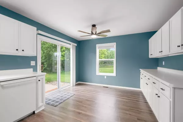 628 N Sandy Ln, Elkhorn, WI 53121