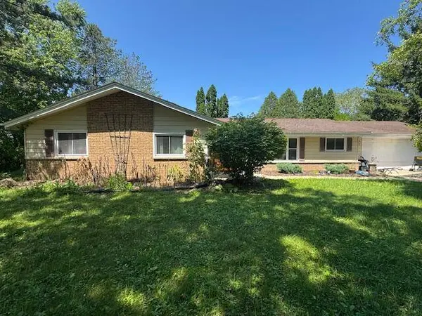 N160W19570 Sherman Rd, Jackson, WI 53037