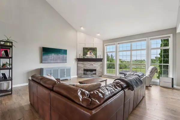 1175 Aspen Ct, Grafton, WI 53024