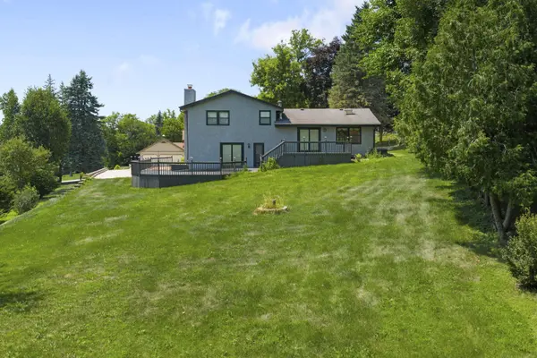 W210N11120 Mountbrooke Dr, Germantown, WI 53022