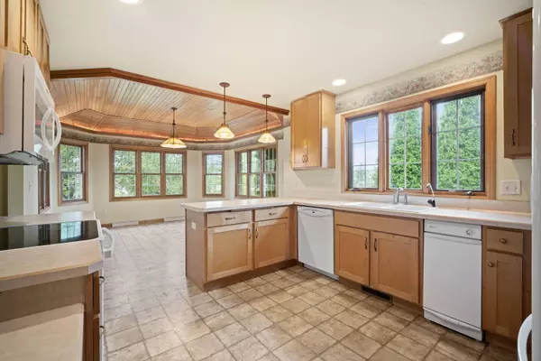 7195 Susan Dr, Barton, WI 53090