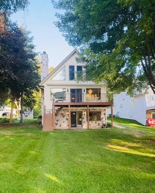 4725 Fontana Beach Rd, Polk, WI 53095