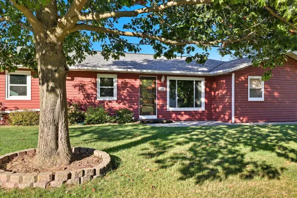 1320 Brooklane Dr, Kewaskum, WI 53040