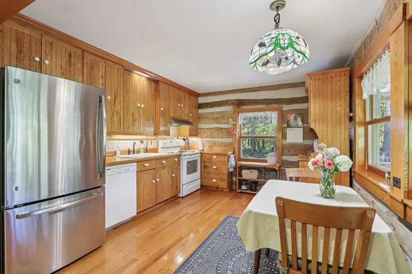 5996 Donegal Rd, Erin, WI 53033