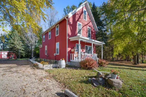 5954 Mohawk Rd, Wayne, WI 53010