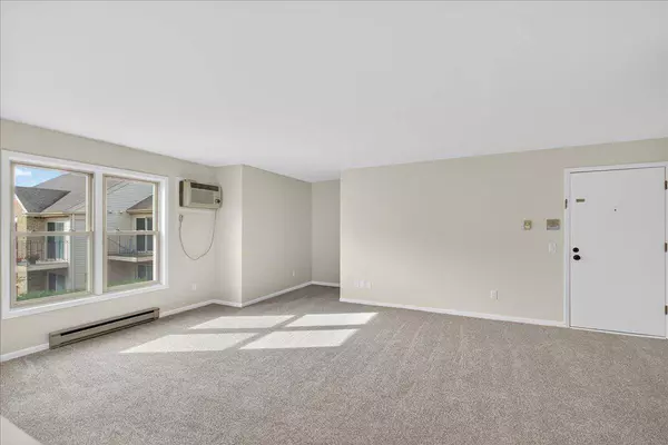 6742 Park Ridge Dr Unit D, Madison, WI 53719